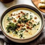 Soupe de chou-fleur, saucisse et chou frisé